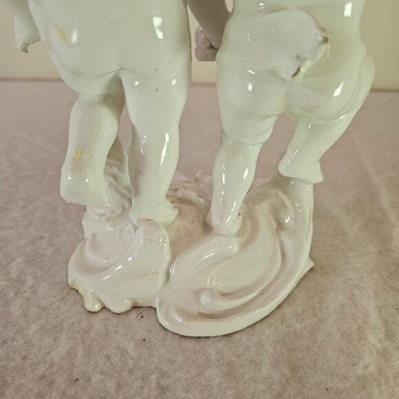 Vintage Primavera Italy Cherubs Holding Garland White Figurine Children - Picture 6 of 10